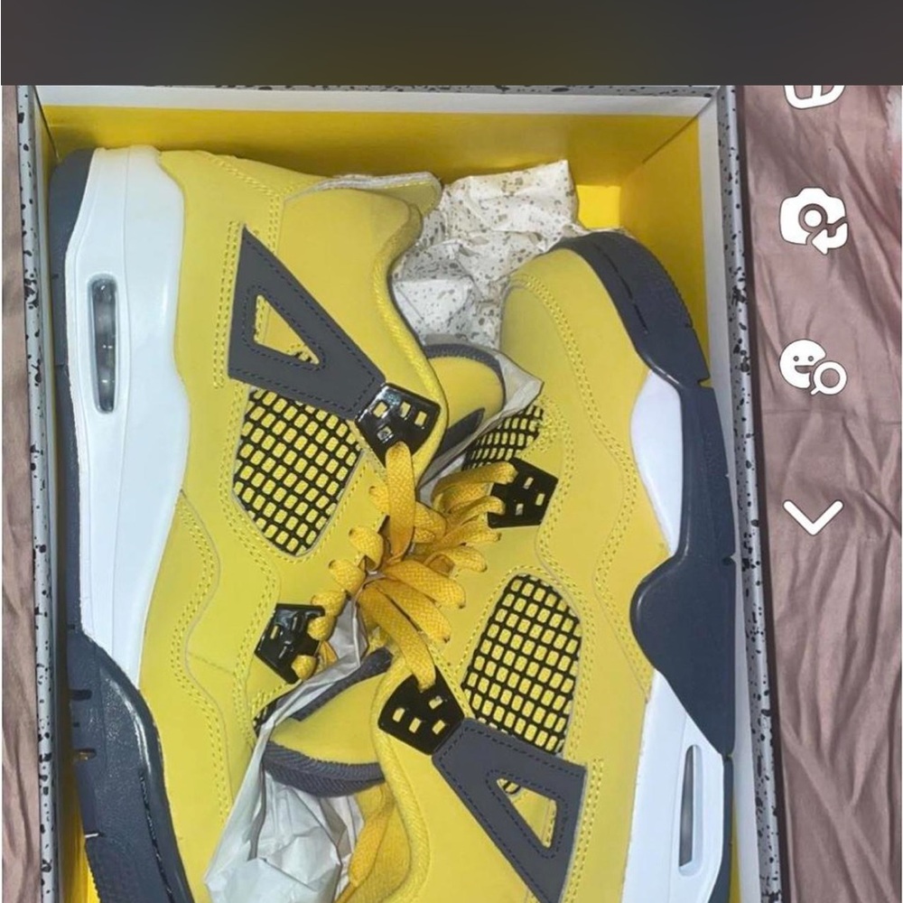 Jordan 4 Lightning Yellow Black Sneakers
